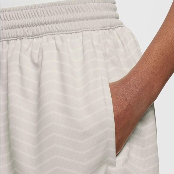 NWT NIKE Fly Women’s Standard Fit Dri Fit Basketball 9” Shorts Cream Chevron - M - Picture 6 of 9